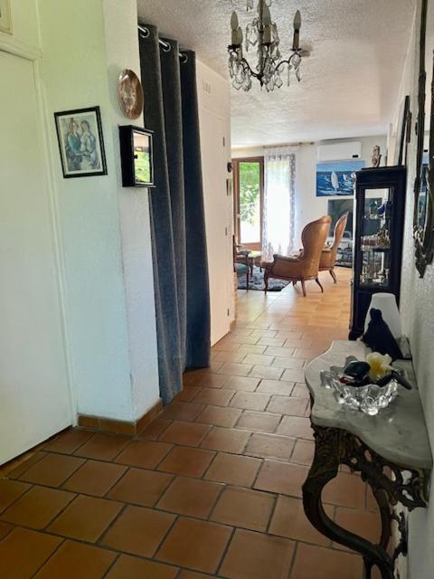 Le Cannet, Chambre à l'étage d'une maison avec piscine Esterno foto